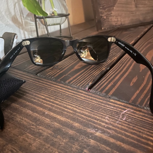 😎 Ray-Ban Wayfarers 😎 - Picture 3 of 4
